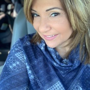 Meet your Posher, Mayra